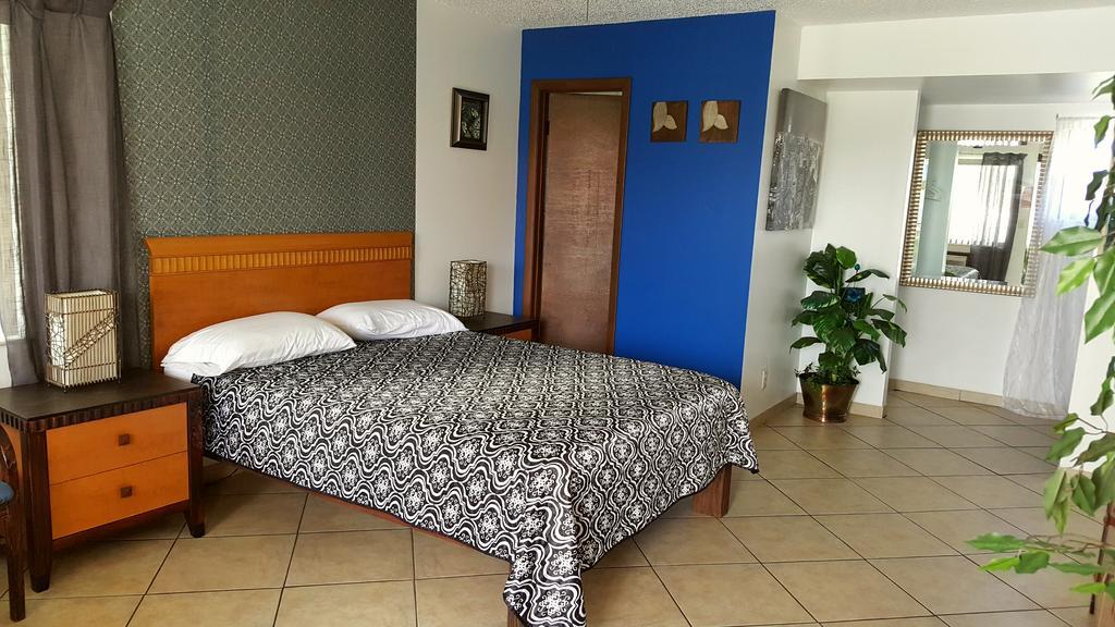 Lago Motor Inn レイク・ワース エクステリア 写真